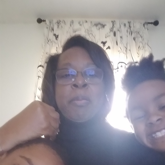 Meet your Posher, Julia - Picture 1 of 1